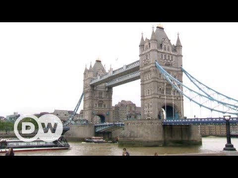 Blick auf die Londoner Tower Bridge | DW Deutsch