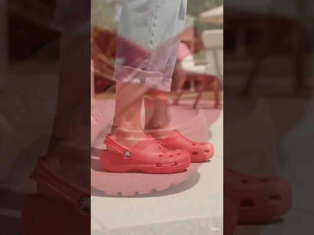 Vídeo relacionado con Crocs Classic Clog K Zuecos Unisex niños, Varsity Red, 38/39 EU