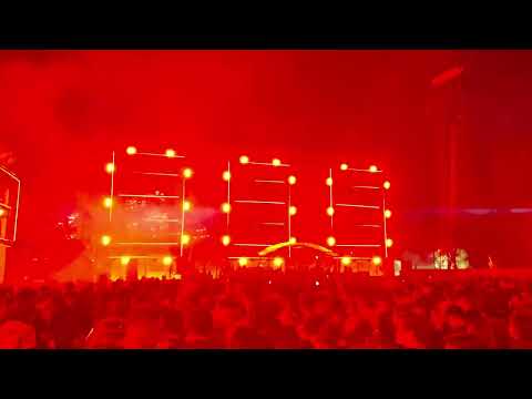 I hate models - Connected (Volcano On Mars). EDC México 2023.