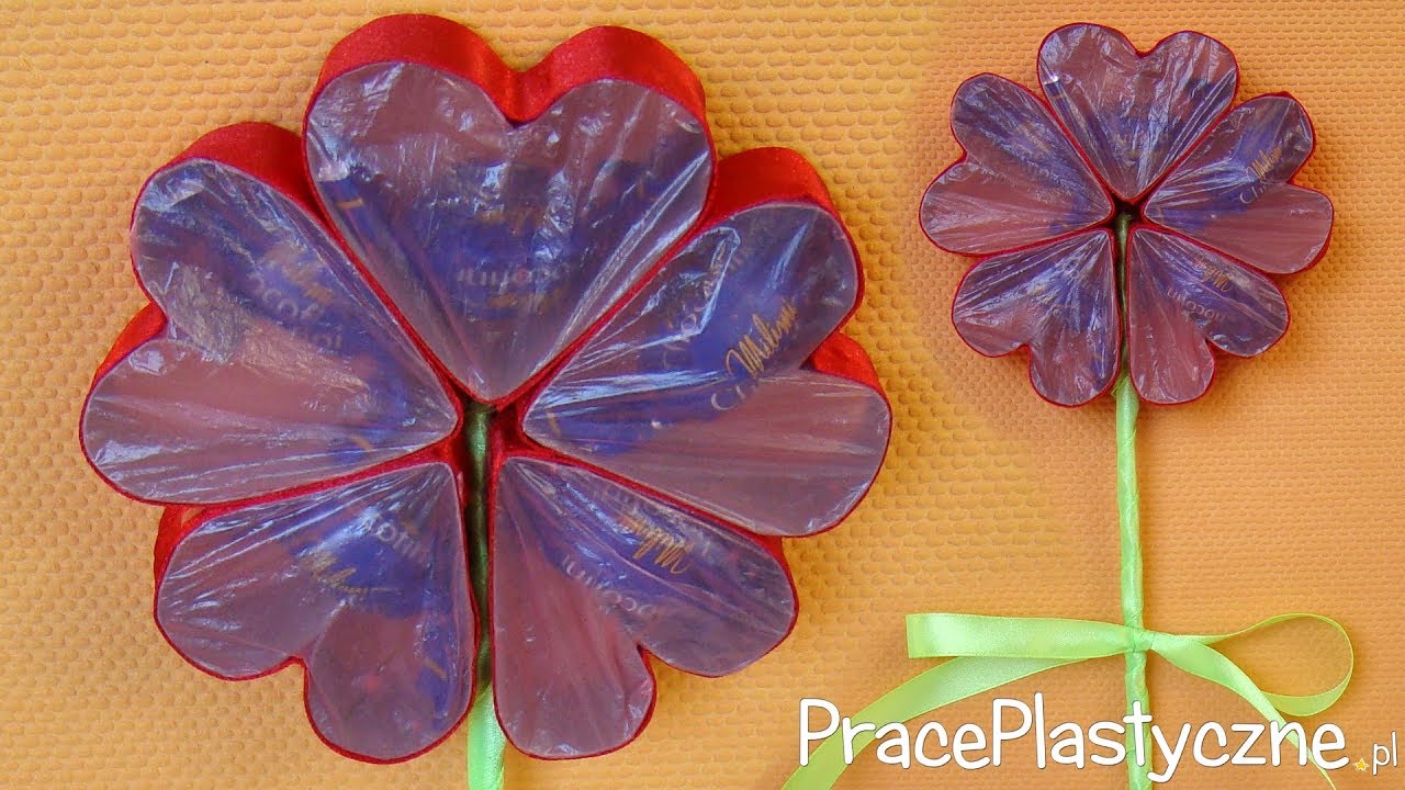 Jak zrobić kwiat z serc z prezentem?