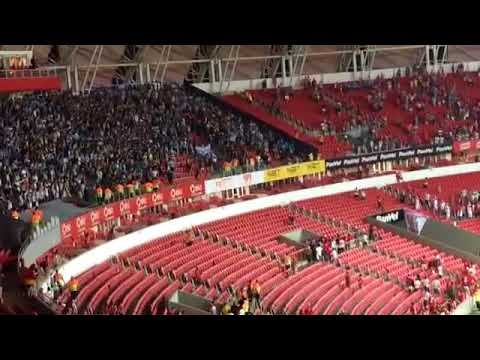 Gre-Nal 413: torcidas geram confusão e cadeiras são arremessadas