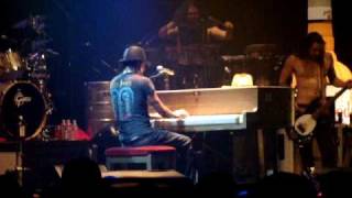 Kid Rock   Rock N Roll Pain Train and Piano Solo Everyday People, Cowboy