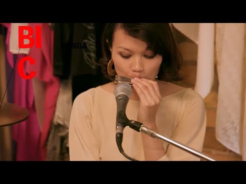 Bic Runga - Listening for the Weather (Live @ Miss Crabb)