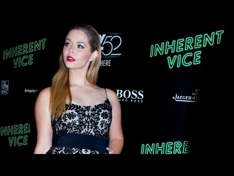 Thumbnail of the video: NYFF52 "Inherent Vice" Red Carpet | Sasha Pieterse