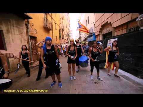 Cercavila. Entrega Compromís 11S ciutadà amb la consulta al Ajuntament Tarragona.