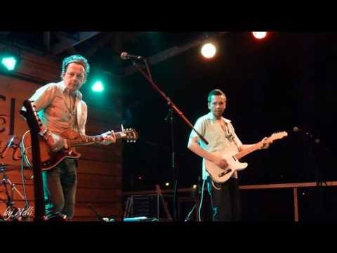 Ian Siegal Band in Budapest (Kobuci Blues Festival) - "The Galway Girl"