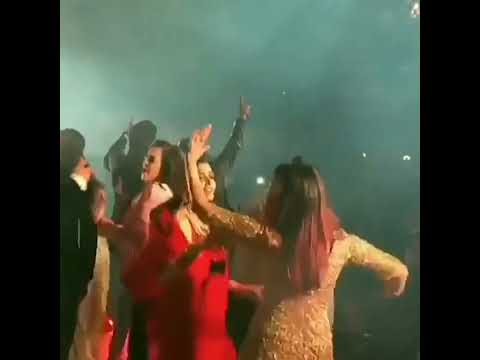 Drunk Aishwarya Rai Doing Fun With Deepika Padukone 😱🤯