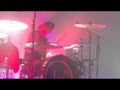 Twenty One Pilots - Tear In My Heart - Birmingham Institute - 09.11.15