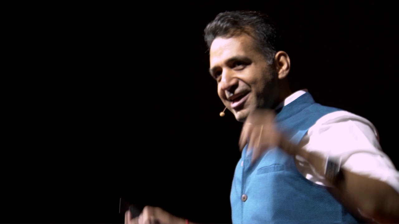 Manav Khanna on stage