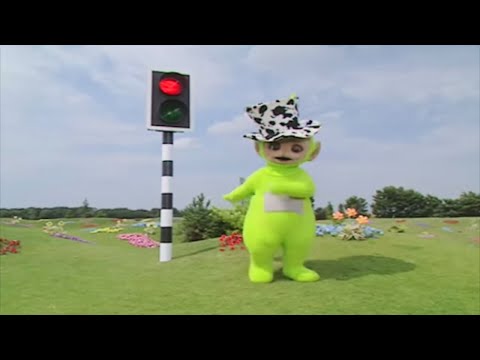 Teletubbies 517 - Urban Walk | Videos For Kids