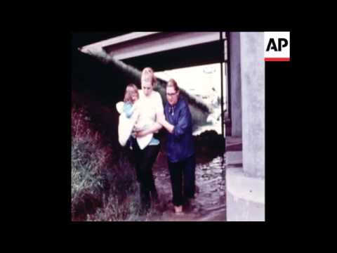 SYND 27-8-72 TORRENTIAL RAIN FLOODS CHICAGO