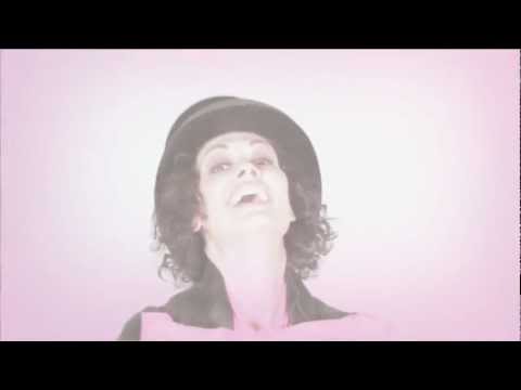 Yolanda Yone- Adivíname (Official Vídeo)- English subtitles