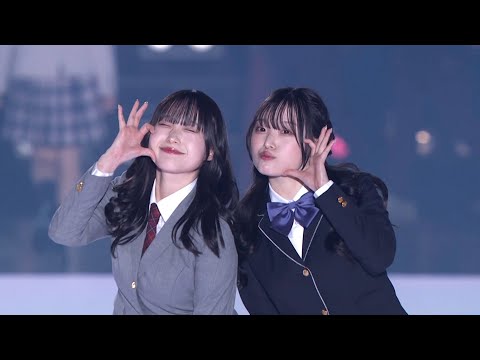 じゅんゆな、制服姿で仲良しペアランウェイ　“ふーりー”古澤里紗と美競演　『KANSAI COLLECTION 2024 SPRING&SUMMER』