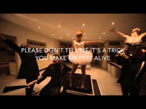 She's After My Piano - 2 Fabiola ft. Loredana (Lyrics)