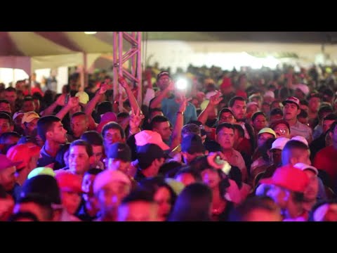 Grafith 28 Anos - Looking At My Girl (Double You)