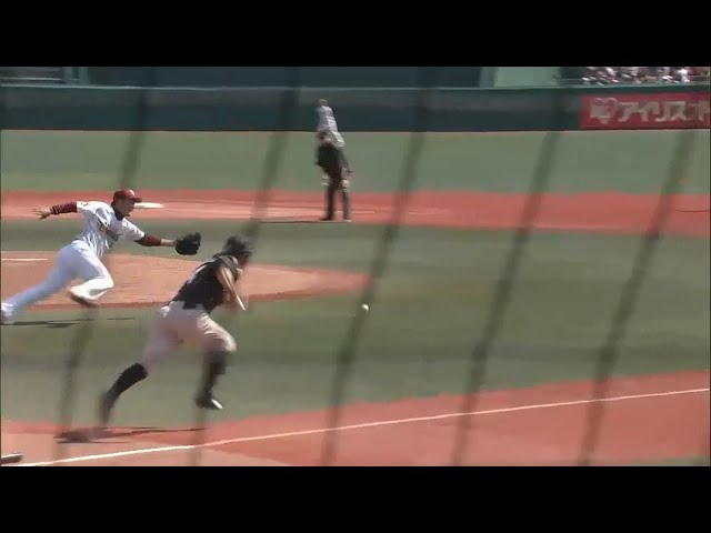 【5回表】マリーンズ・荻野貴の絶妙バントに イーグルス・則本のグラブが!? 2015/5/17 E-M