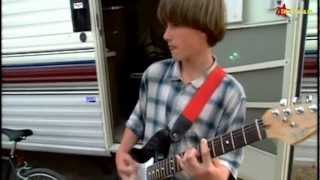 Brad Renfro plays guitar