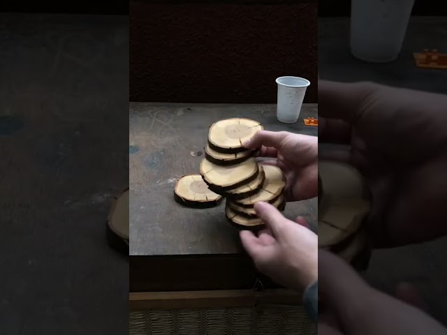 Vídeo relacionado con Posavasos absorbentes de Lord Rings para Bebidas, Posavasos LOTR para decoración del hogar, Juego de 6 Posavasos de Piedra y Corcho con Soporte para Mesa de café, Regalo de mercancía de televisión