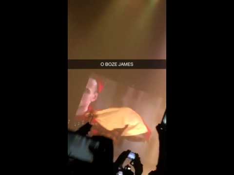 James z Polska flaga na scenie - 11.09.2015 Poznań