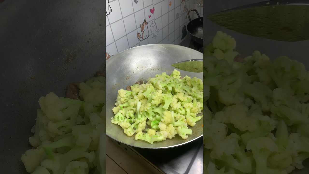 Fry kale with beef #shortvideo #shorts #short #cooking #cookingchannel #cookingvideo #asmr #kale #1k