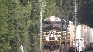 preview picture of video 'Norfolk Southern at WC Tower in Waldwick, NJ'