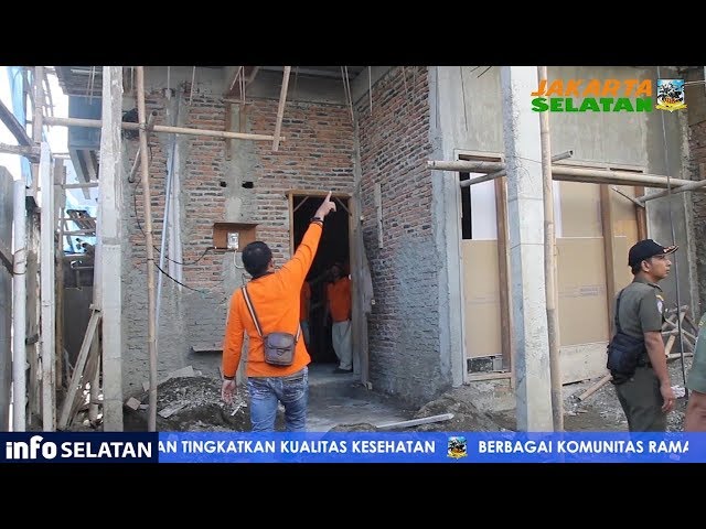 Sebuah Bangunan di Tanjung Barat Ditertibkan