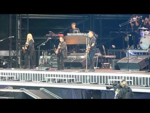 Bruce Springsteen - Born To Run (Live Prague July 11 2012)