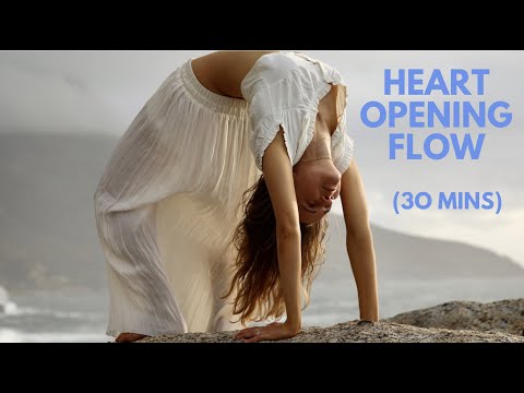 30 Min Vinyasa Yoga Flow | HEART OPENING FLOW