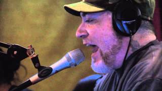 Everlast - Jump Around (Acoustic) (from Joe Rogan Experience #387)