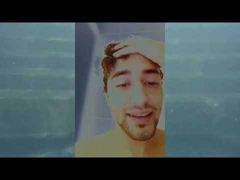 🛀 AKIRA . EST 😵 A S Í   N O   P O D EMOS 😭 NAKEDVERSION.