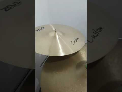 Prato Zildjian K Dark Thin Crash 18" Vs Zeus Custom Crash 18".