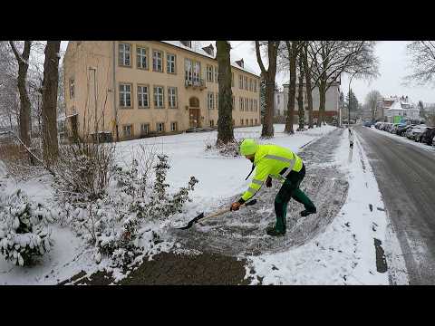 Clearing a HUGE Snow Area with ONLY a Shovel, NO MACHINES
