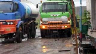 preview picture of video 'Truck/Truk Tangki 25000 liter JS-Toyadharma Cirebon'