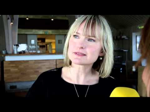 Malin Roos möter CajsaStina Åkerström