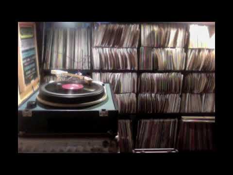 Hughie Izachaar - War Round A Back+ Dub