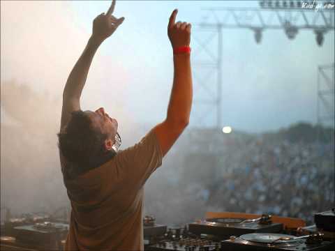 Far East Movement vs Hardwell - Like A Cobra 6 (Dj Newklear Mashup Mix)