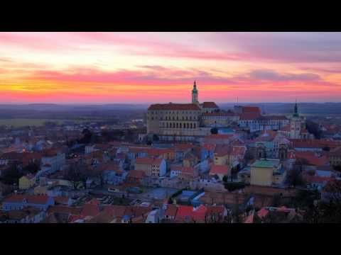 Middle Distance Runner (Original Mix) - Chicane Ft. Adam Young