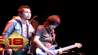 Download lagu Naff - Di Satu Bintang Aku Menunggu  (Live Konser Jambi 19 Maret 2008) mp3