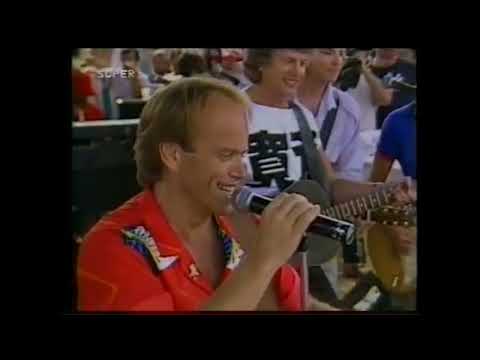 Justin Hayward & John Lodge of The Moody Blues play with The Beach Boys July 4, 1984