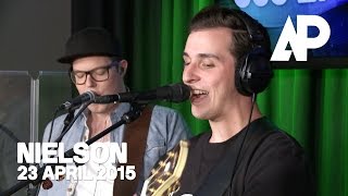 De Avondploeg – Nielson: ‘Ik ben afgestudeerd rapper!’