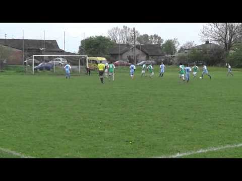 Jerzy Podbrożny strzela dla Orła Kampinos. 12.05.2013