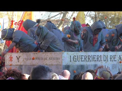 Battaglia arance piazza Rondolino - 11 febbraio - Carnevale Ivrea 2024