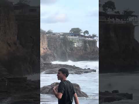 Fuertes olas en Acajutla #elsalvador #parati