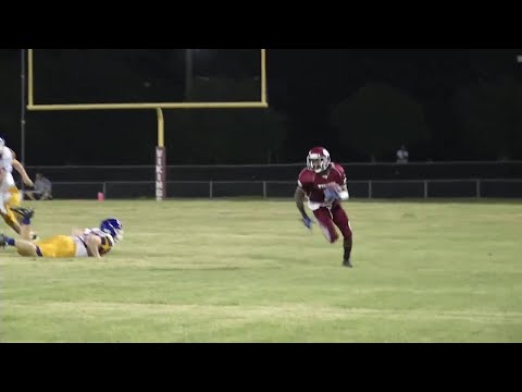 Willie Wright jukes defender silly