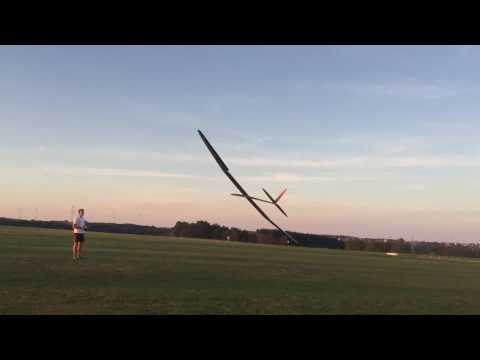 UNMÖGLICH?? - Loopings aus dem Handstart - Crash? - Xplorer 3 F3J Funfly Julian Benz