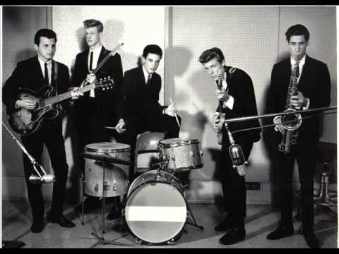 Michael Z. Gordon and the Marketts - Surfer's Stomp
