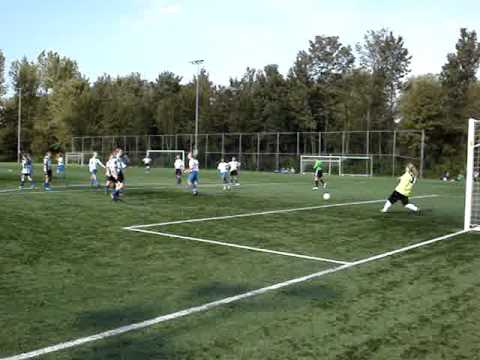 Daphne scoort penalty tegen Quick Boys MA1