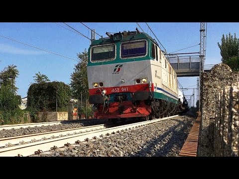 E652.041 sul MRS Fossacesia T\S - Domo II, in transito nei pressi di Pesaro.