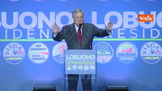 Lapsus di Tajani al comizio a Bari: «Avremmo riempito lo stadio San Paolo. Ah, giusto... San Nicola»