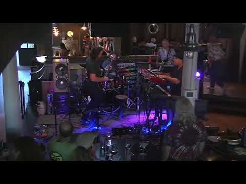 Stu Allen 08-11-15 at Terrapin Crossroads bar